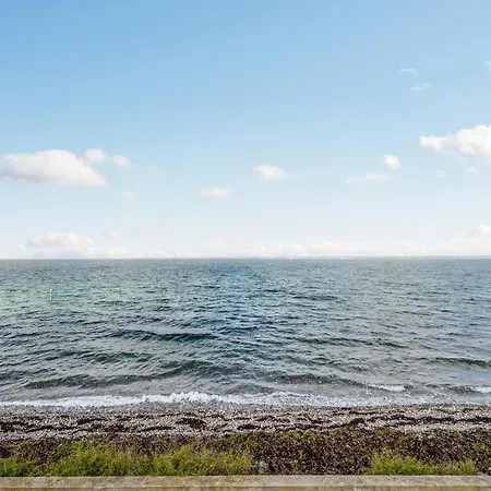 2 Bedroom Beautiful In Feriehus *