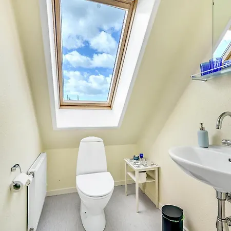 2 Bedroom Beautiful In Dom wakacyjny Tranekær