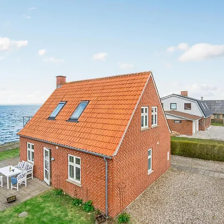 Feriehus 2 Bedroom Beautiful In